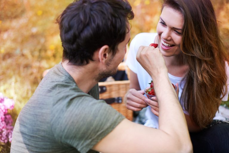 Healthy Relationship Signs: How to Identify a Strong Bond